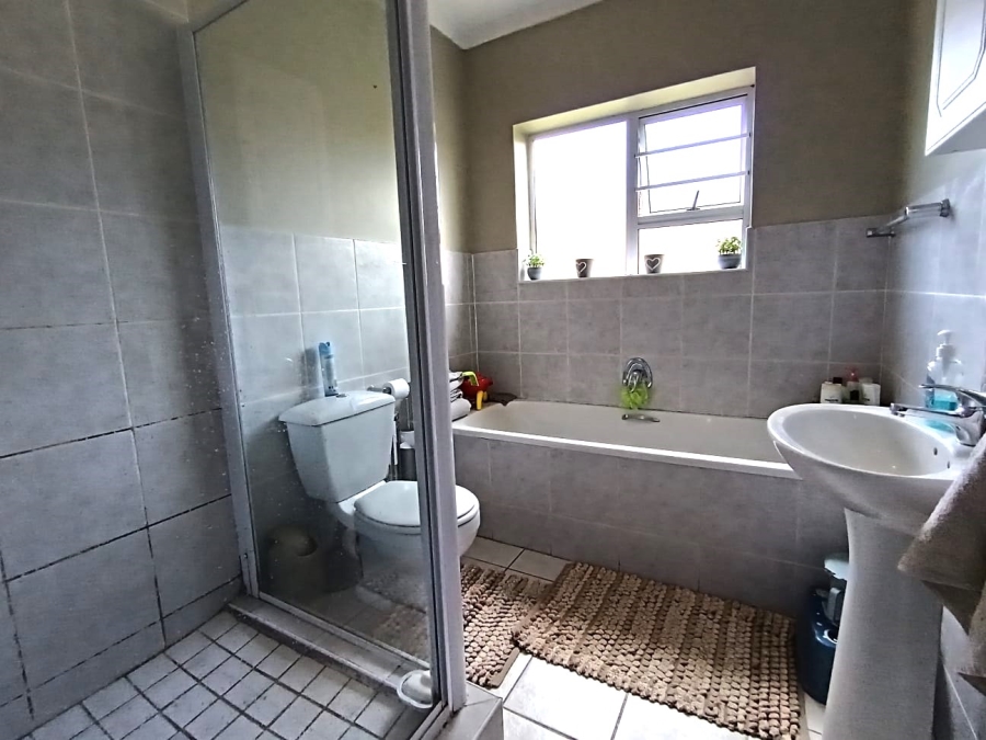 2 Bedroom Property for Sale in Parsonsvlei Eastern Cape